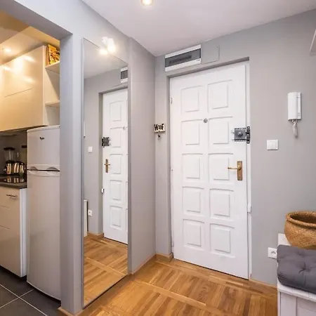 Daire Boutique Emilii Plater 55 Two Balcony Varşova